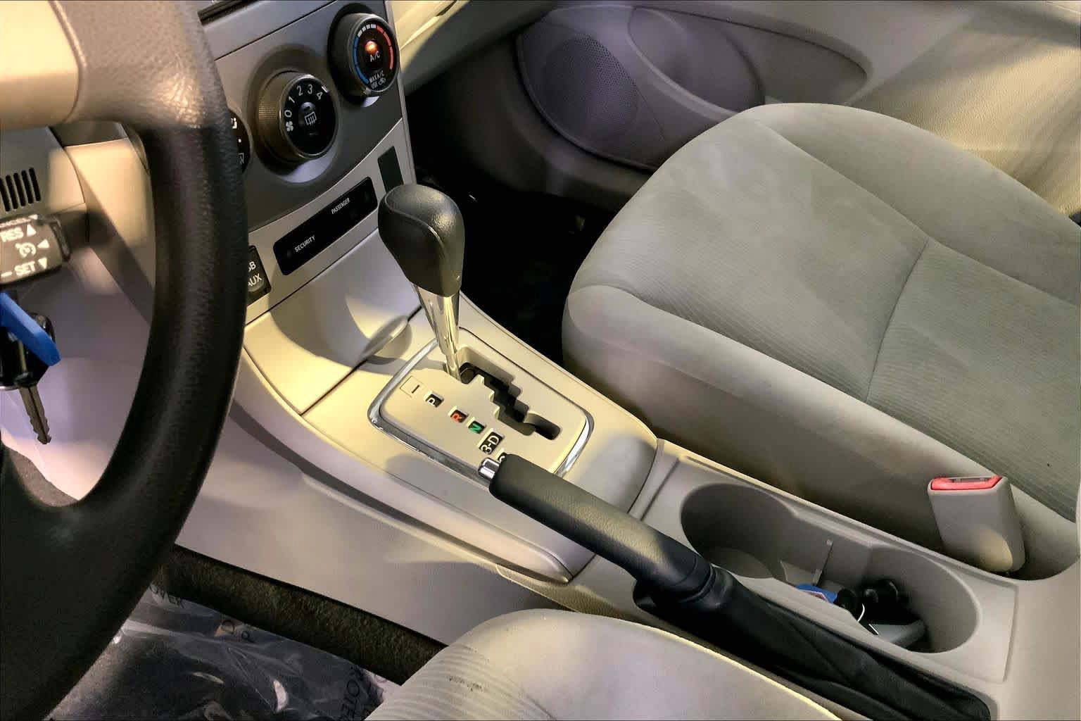 Used 2012 Toyota Corolla LE FWD image 16