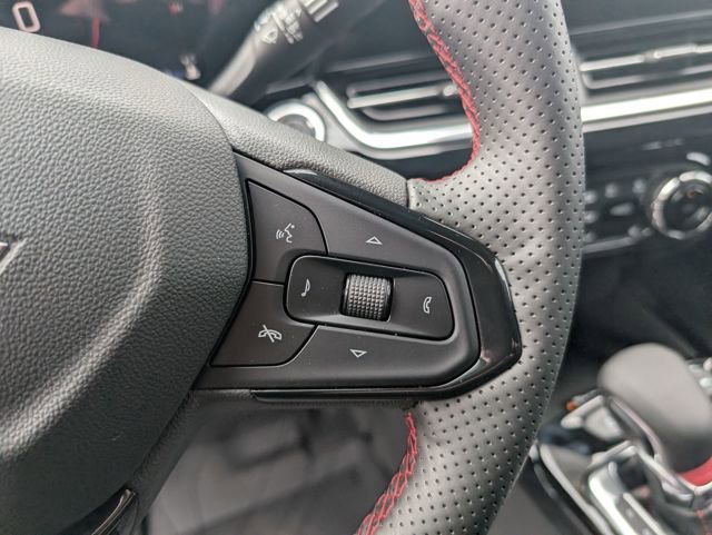New 2026 Chevrolet Trax RS w/ Sunroof Package image 18