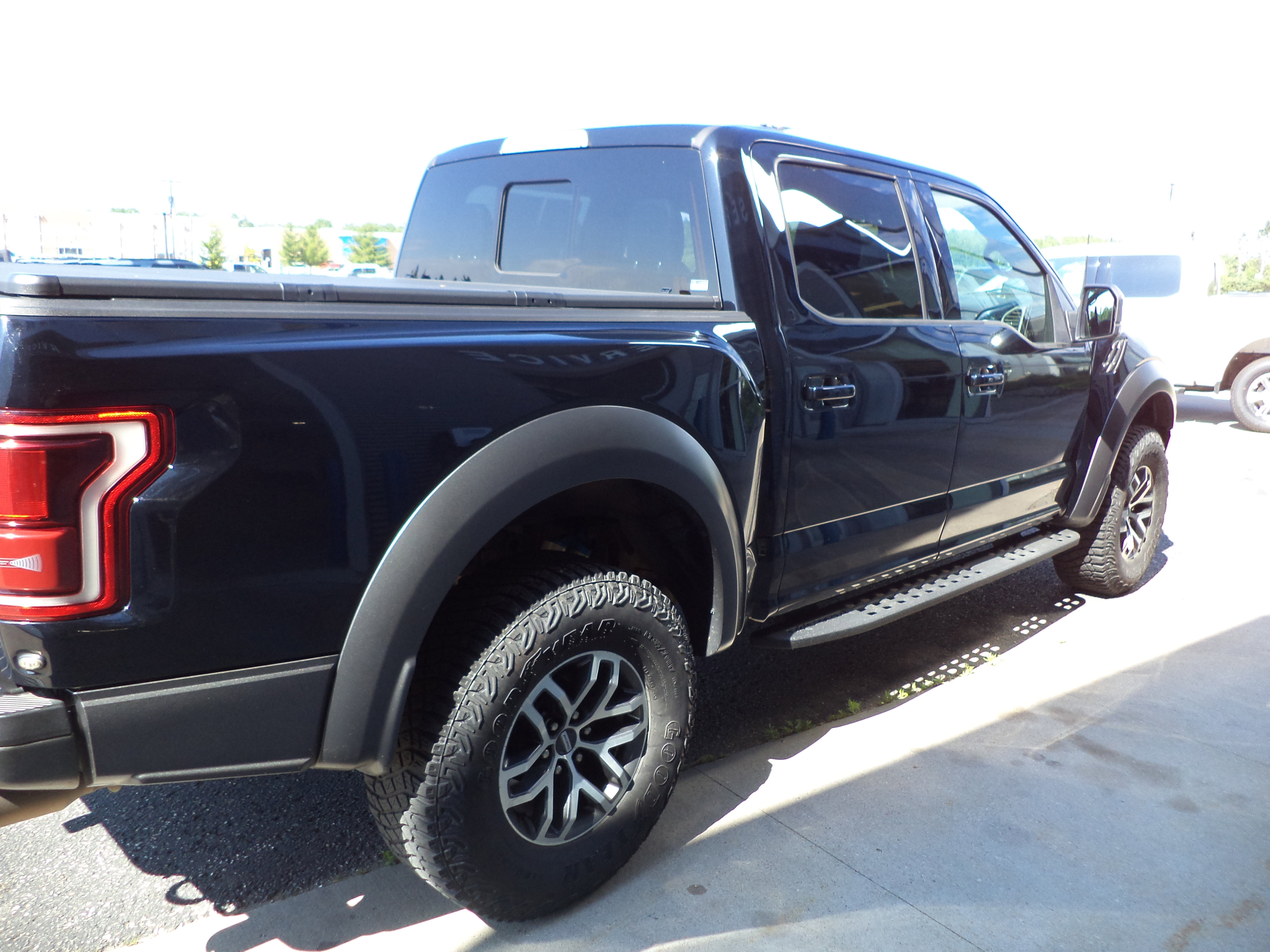 Used 2018 Ford F150 Raptor w/ Equipment Group 802A Luxury image 6