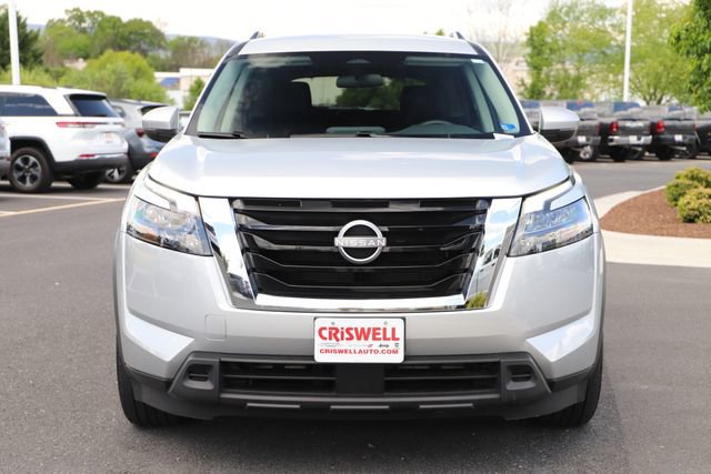 Used 2025 Nissan Pathfinder SV AWD/4WD image 6
