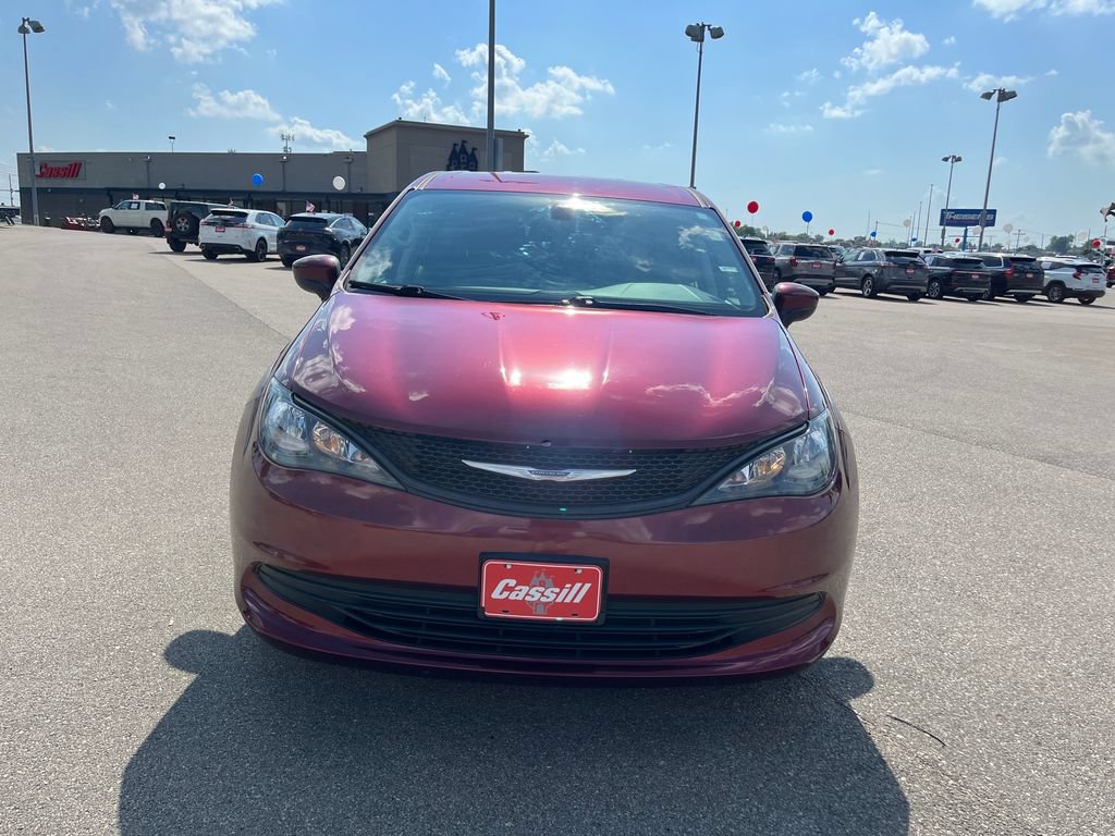 Used 2018 Chrysler Pacifica L FWD image 9