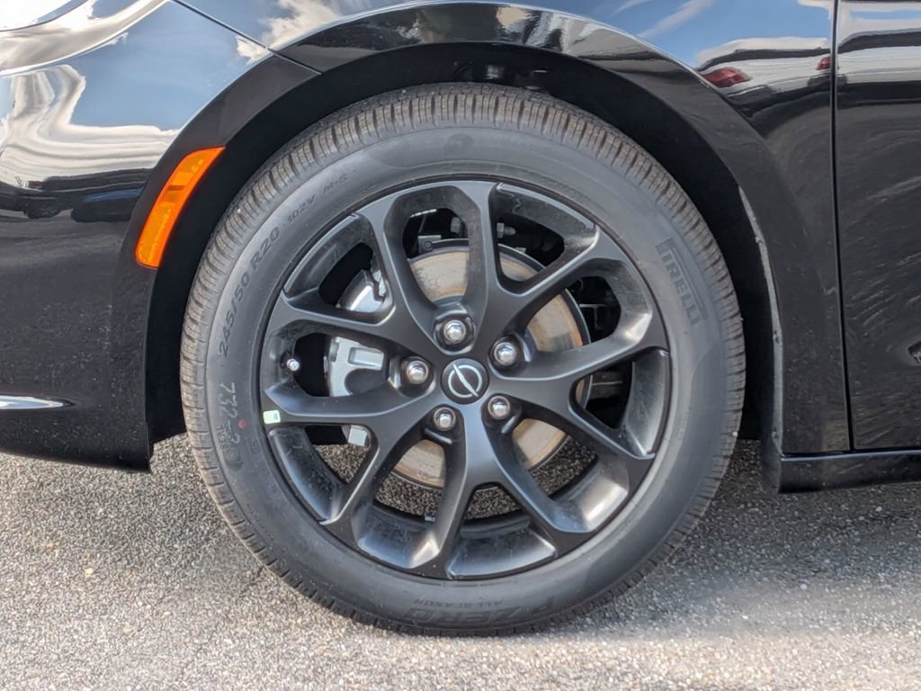 New 2026 Chrysler Pacifica Select w/ S Appearance Package image 12