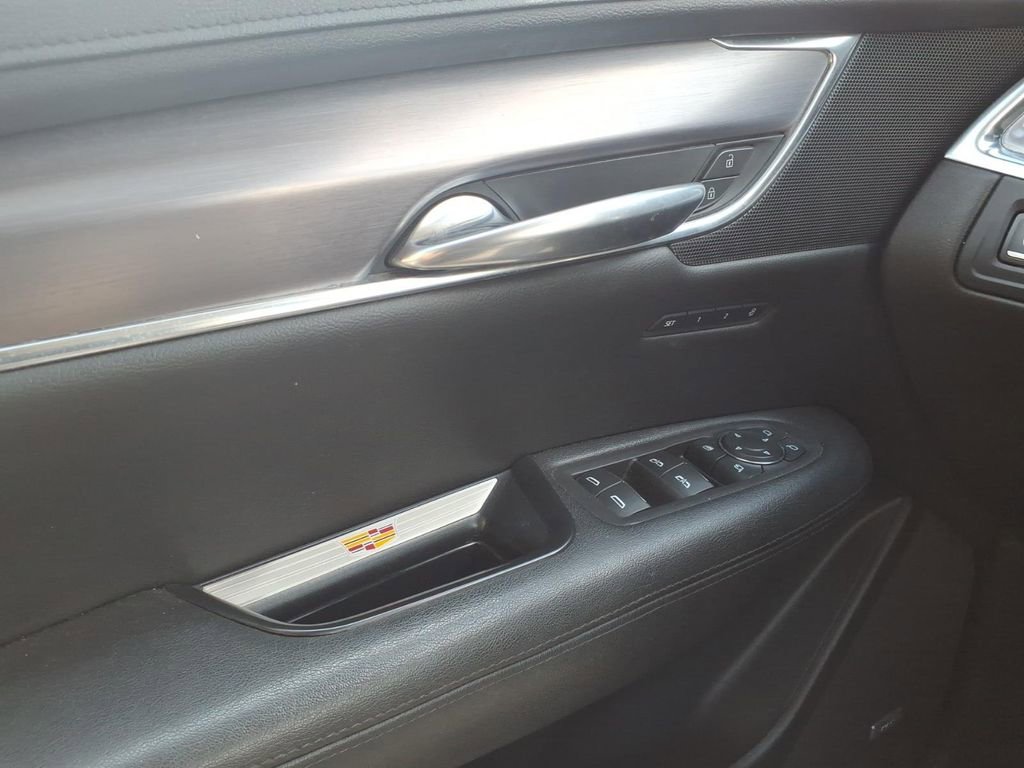 Used 2019 Cadillac XT5 Premium Luxury AWD/4WD image 16