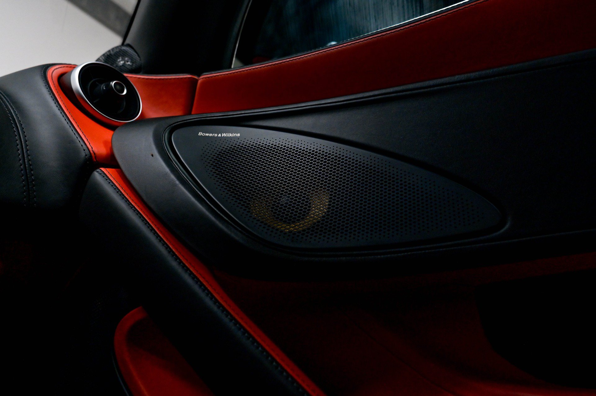 Used 2019 McLaren 600LT RWD image 11