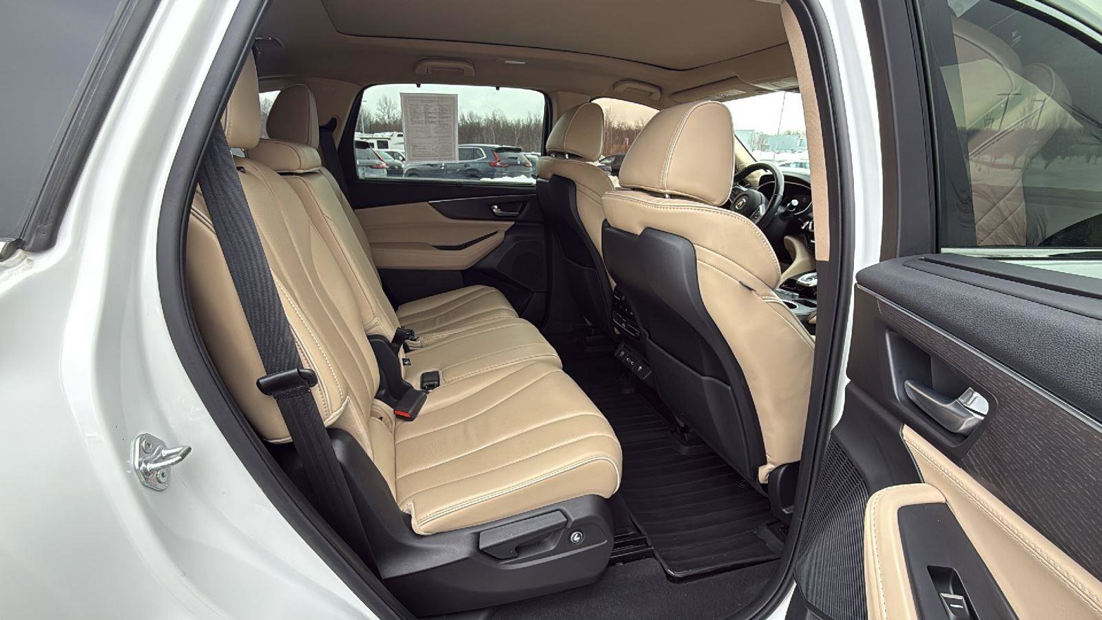 Used 2023 Acura MDX SH-AWD w/ Advance Package image 18