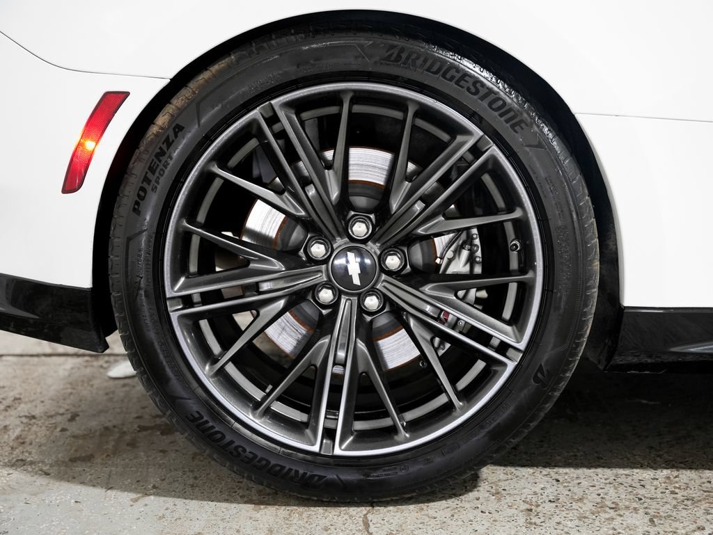 Used 2018 Chevrolet Camaro ZL1 RWD image 34