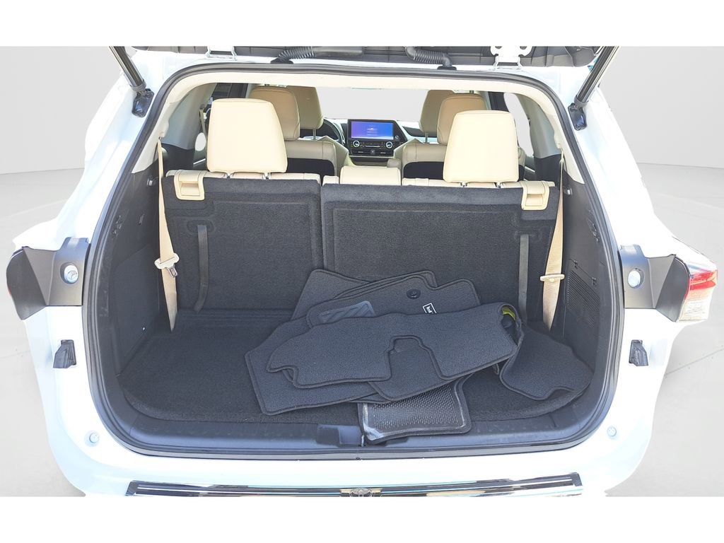 Used 2023 Toyota Highlander Platinum image 12