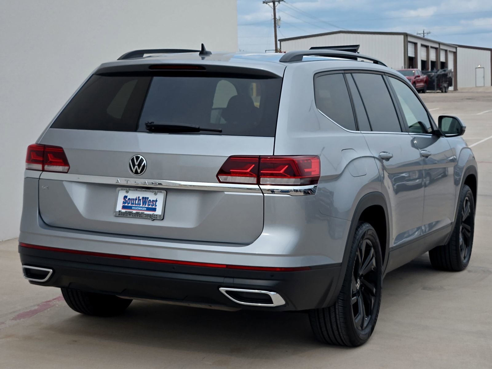 Used 2022 Volkswagen Atlas SE image 4
