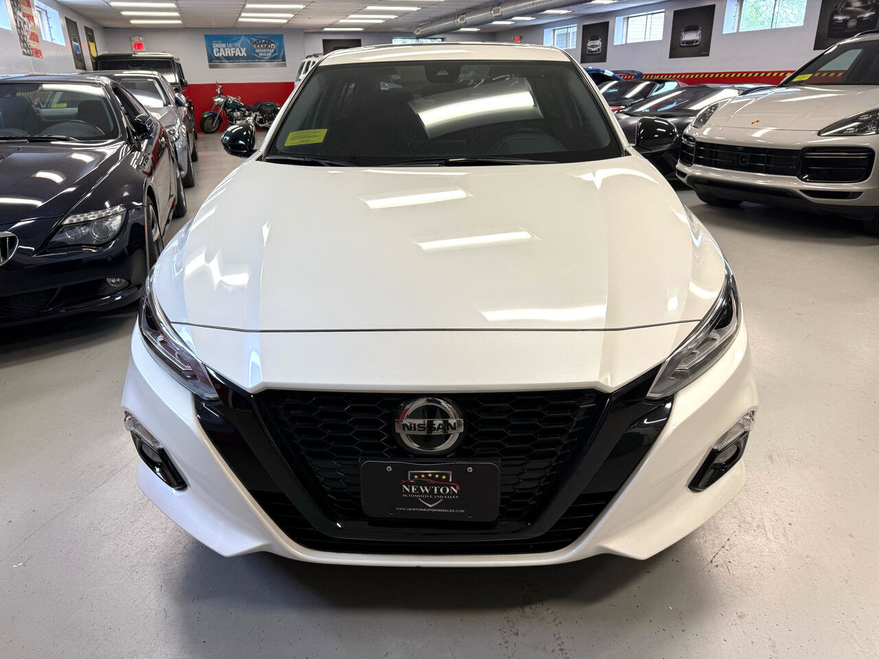 Used 2022 Nissan Altima 2.5 SR w/ Midnight Edition Package image 2