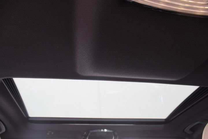 Used 2020 BMW 530e xDrive w/ Premium Package image 29