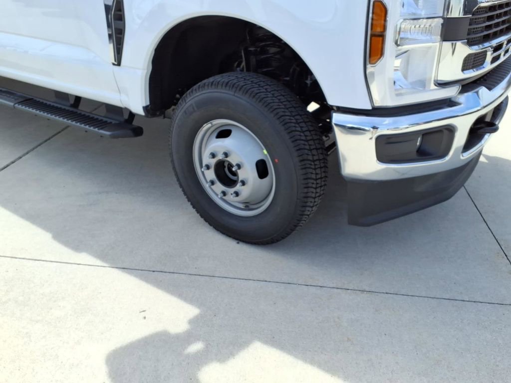 New 2026 Ford F350 XLT AWD/4WD image 4