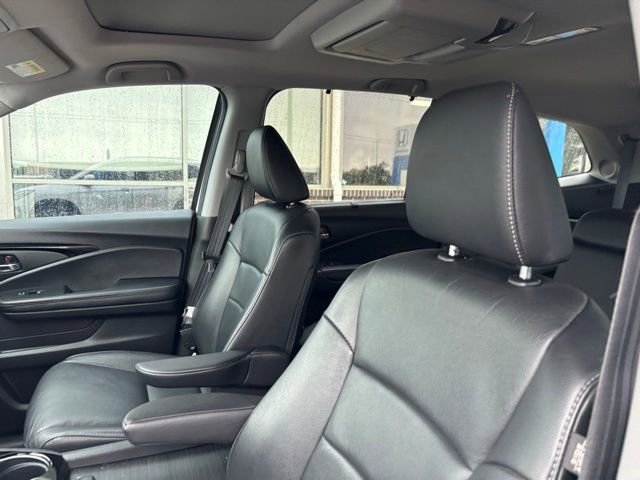 Used 2021 Honda Pilot Touring image 12