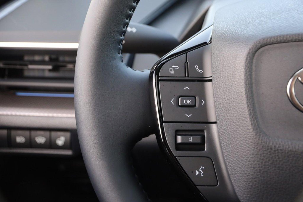 New 2026 Toyota Prius XLE image 12