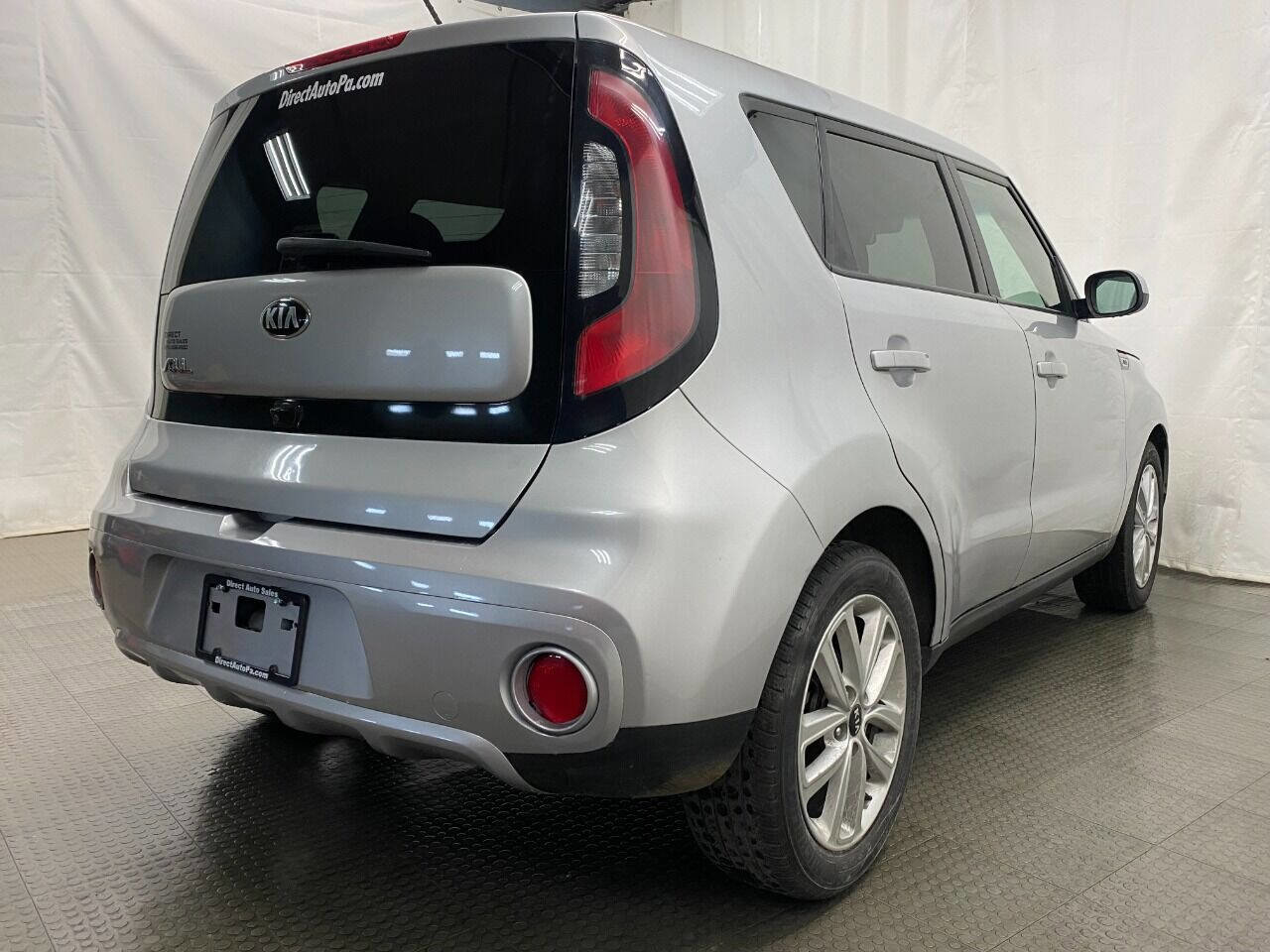 Used 2018 Kia Soul + image 9