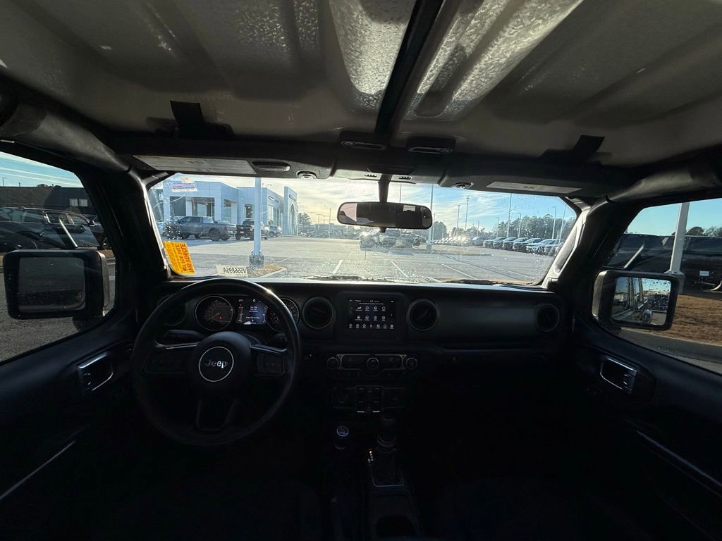 Used 2021 Jeep Gladiator Willys image 12