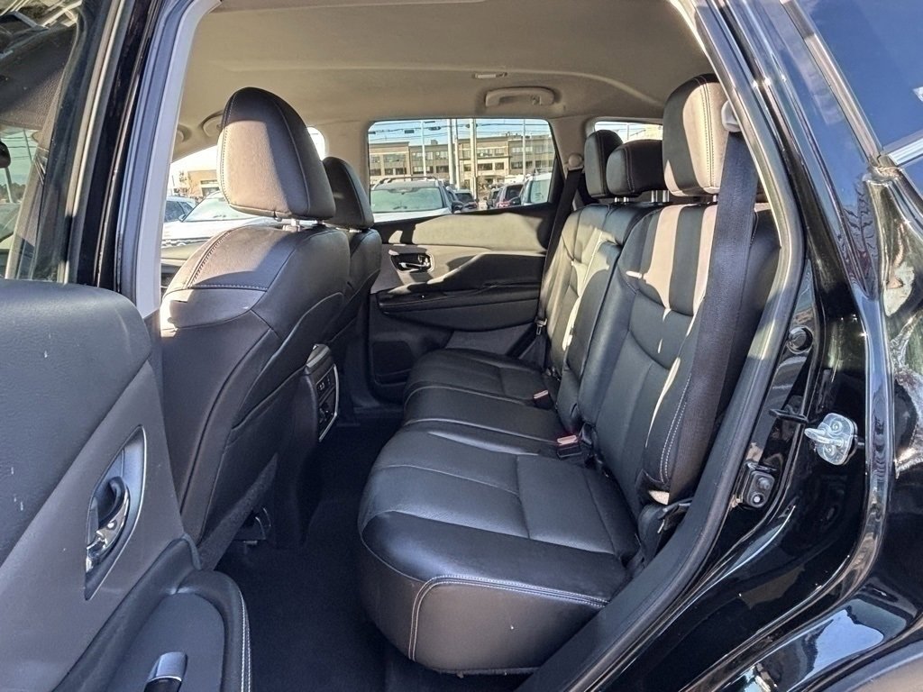 Used 2021 Nissan Murano SL w/ Cargo Package image 16