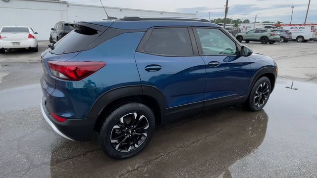 Used 2021 Chevrolet TrailBlazer LT w/ Convenience Package FWD image 2