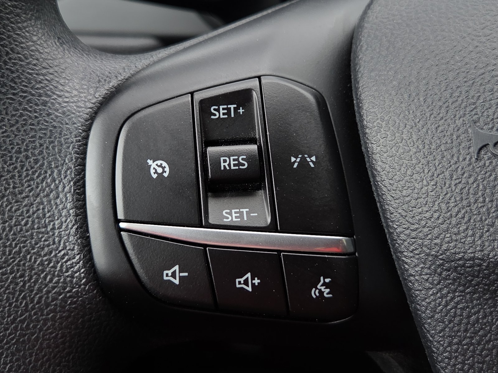 Used 2025 Ford Escape Active FWD image 19