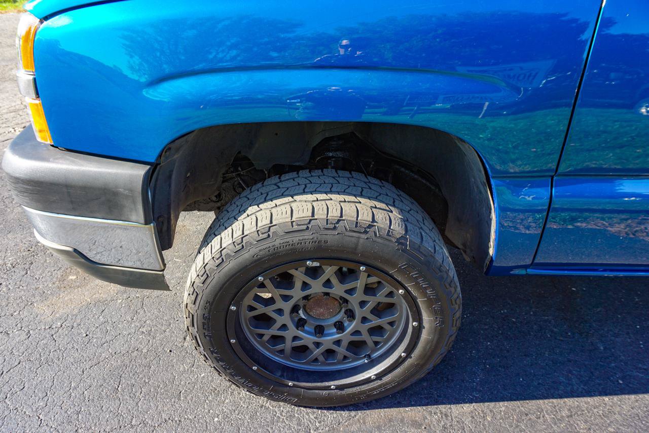 Used 2004 Chevrolet Silverado 2500 LS w/ Snow Plow Prep Package AWD/4WD image 27