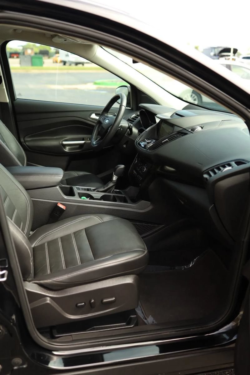 Used 2018 Ford Escape Titanium w/ Ford Safe & Smart Package FWD image 45