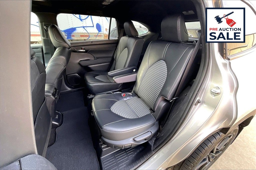 Used 2023 Toyota Highlander XSE image 26