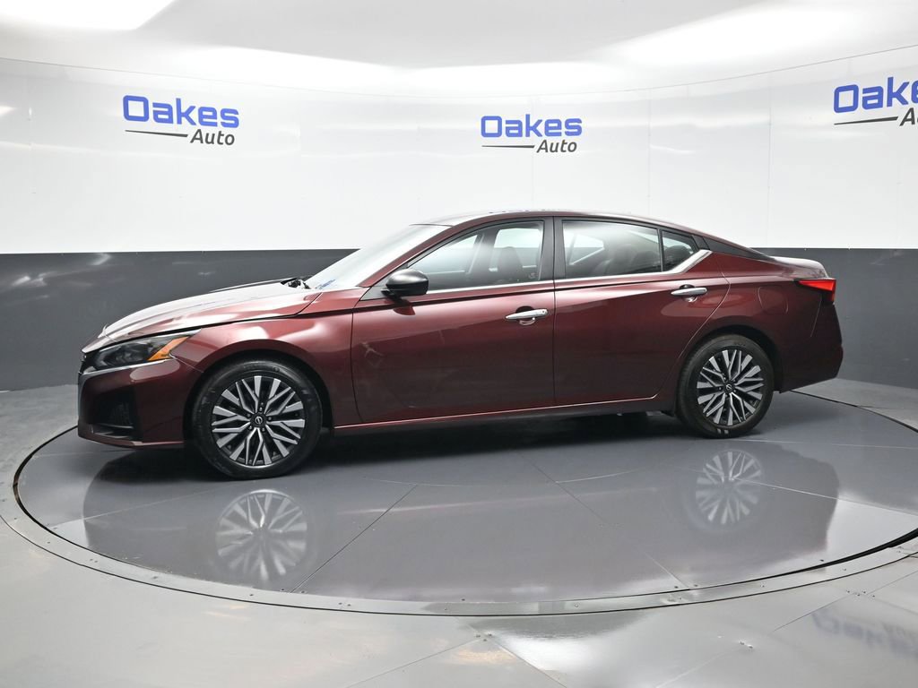 Used 2025 Nissan Altima 2.5 SV image 5