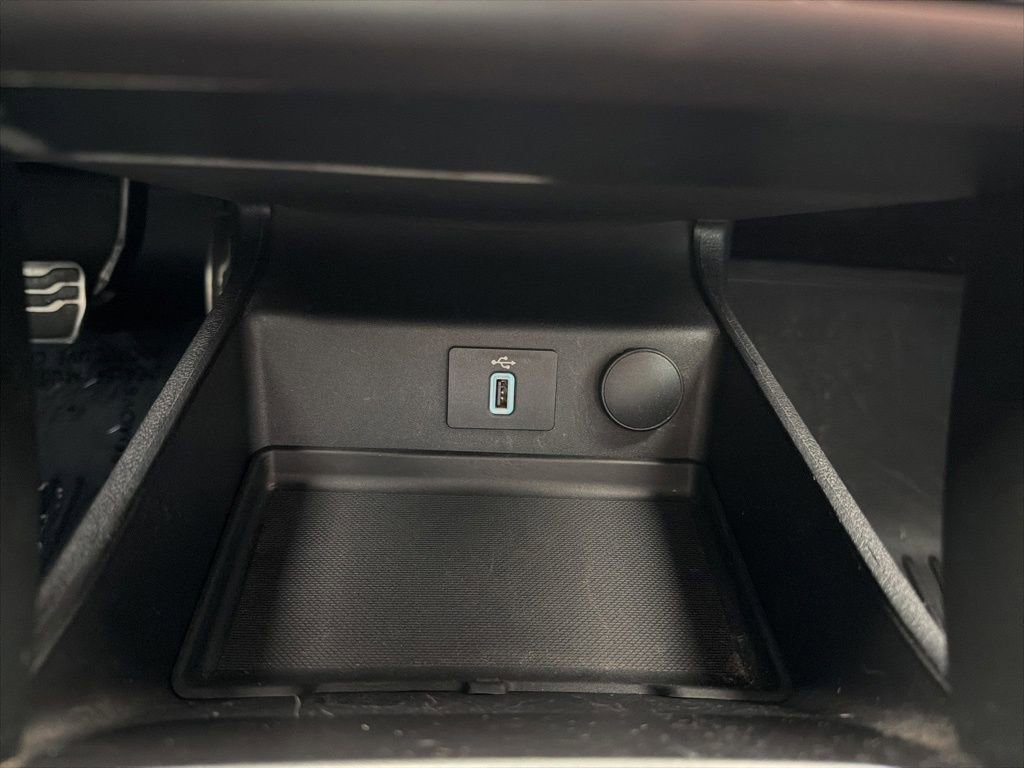 Used 2017 Ford Fusion Titanium image 33