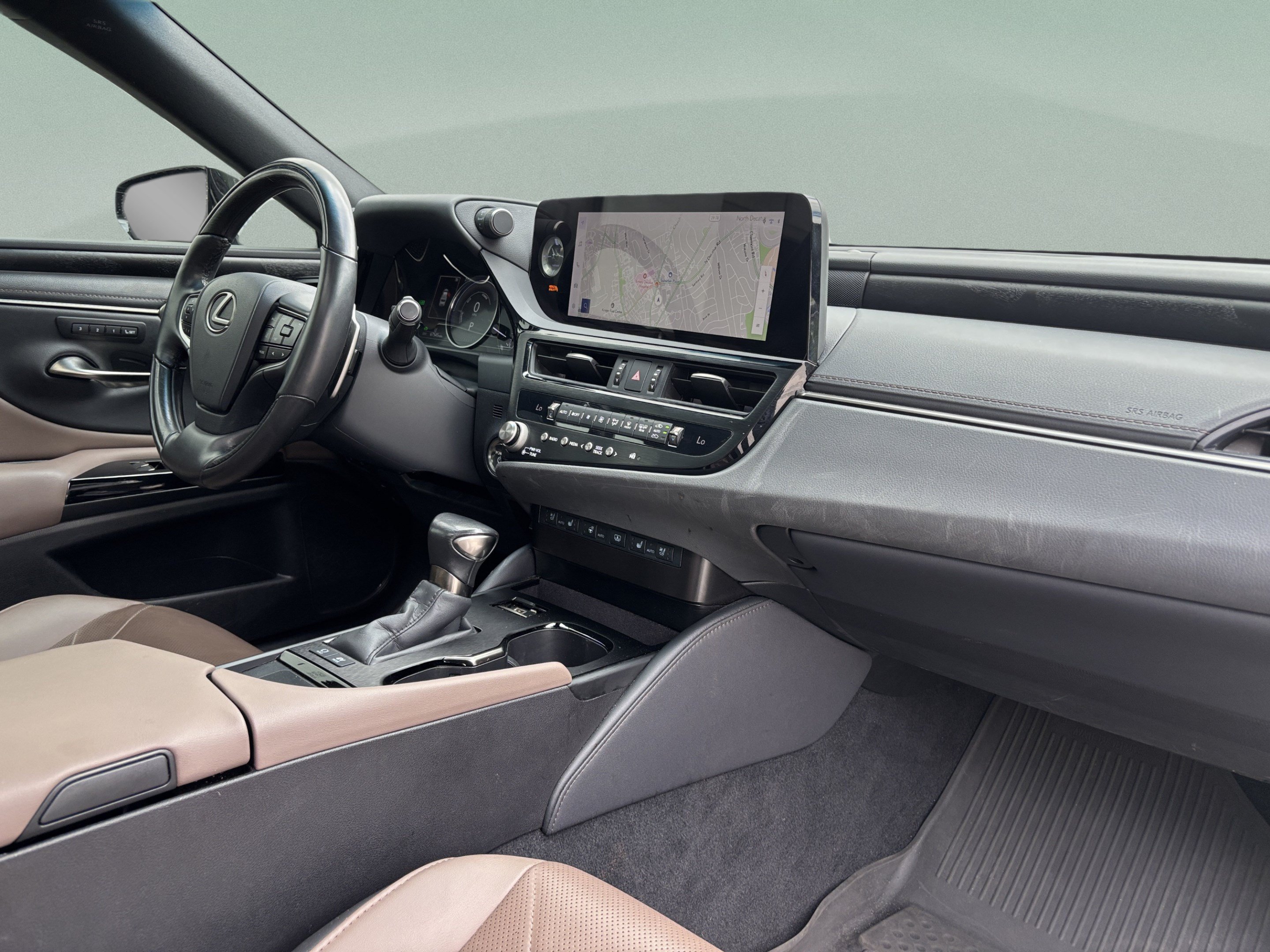 Used 2024 Lexus ES 300h Ultra Luxury w/ Accessory Package (Z2) FWD image 24