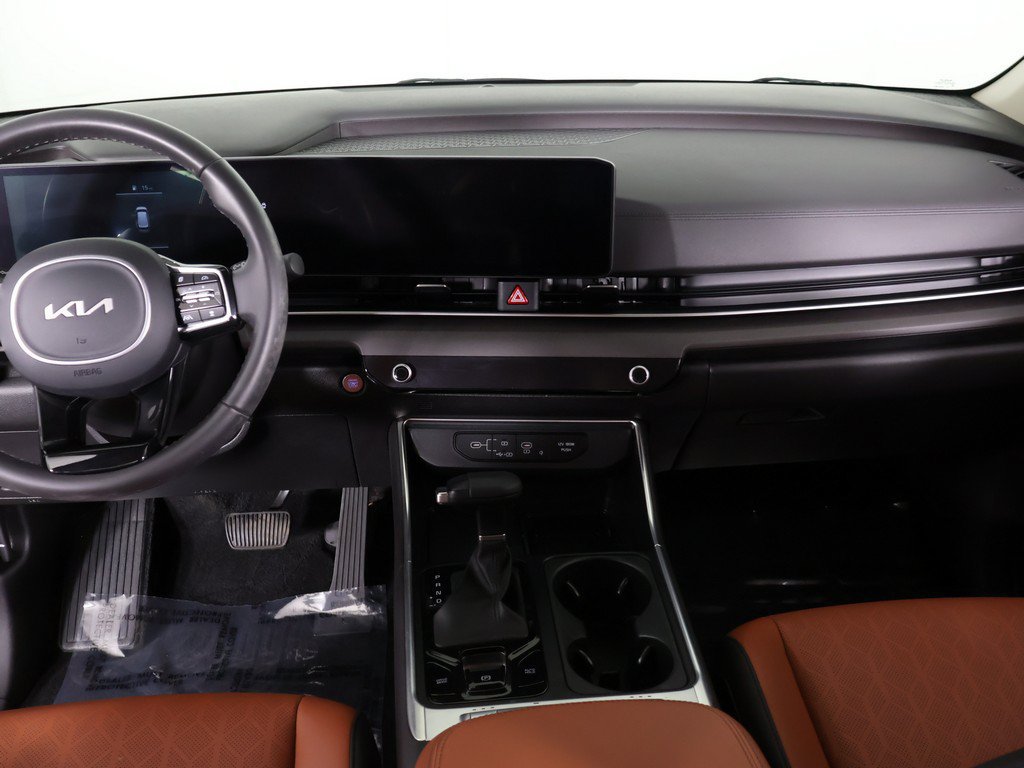 Used 2025 Kia Carnival EX FWD image 38