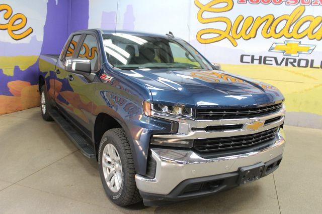 Used 2019 Chevrolet Silverado 1500 LT w/ Convenience Package AWD/4WD image 2