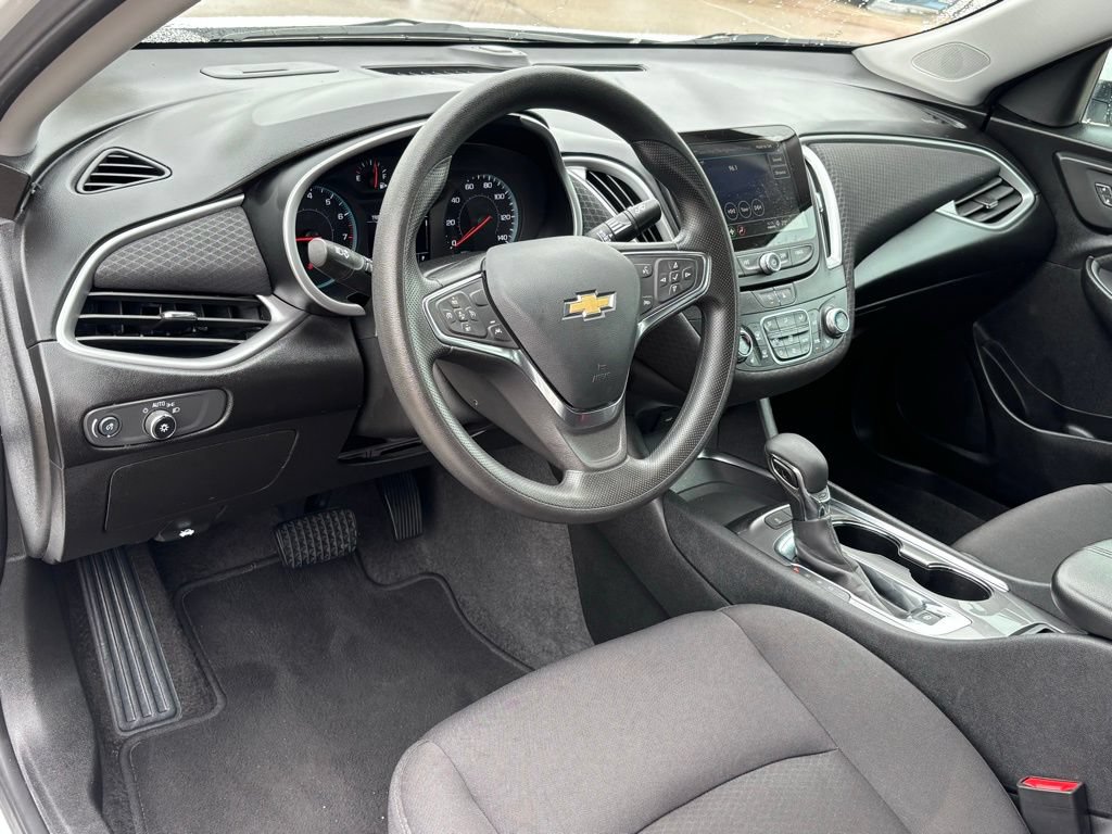 Used 2025 Chevrolet Malibu LT FWD image 10