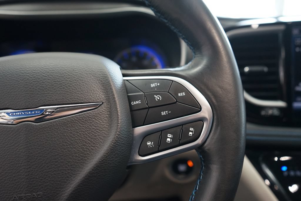 Used 2021 Chrysler Pacifica Touring-L w/ Uconnect Theater Family Group AWD/4WD image 34