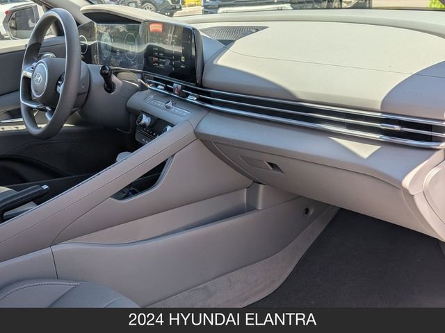 Used 2024 Hyundai Elantra SEL FWD image 26