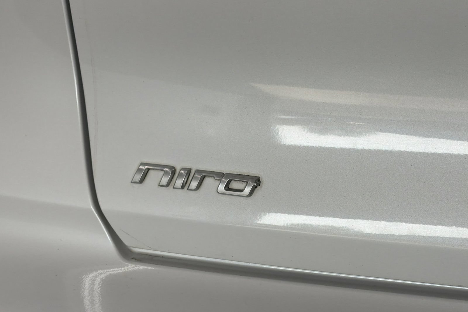 Used 2019 Kia Niro LX FWD image 25