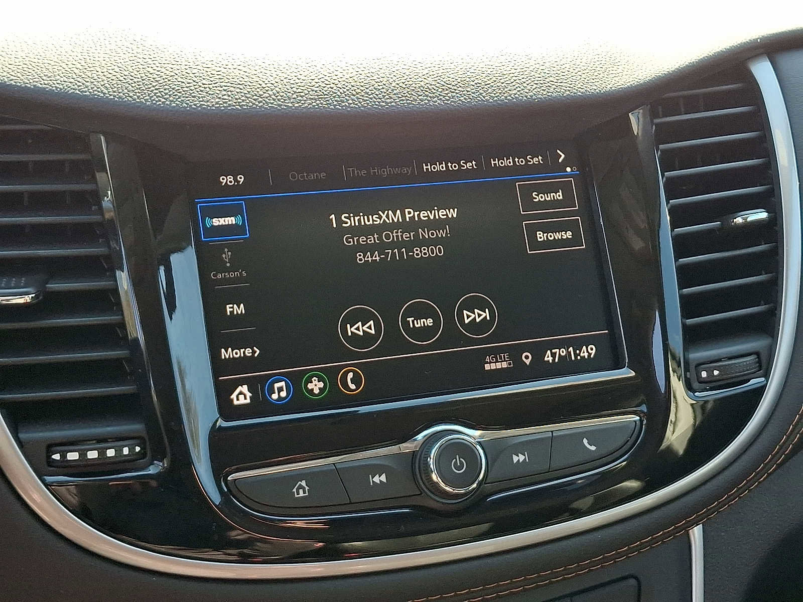 Used 2022 Chevrolet Trax LT w/ LT Convenience Package image 17