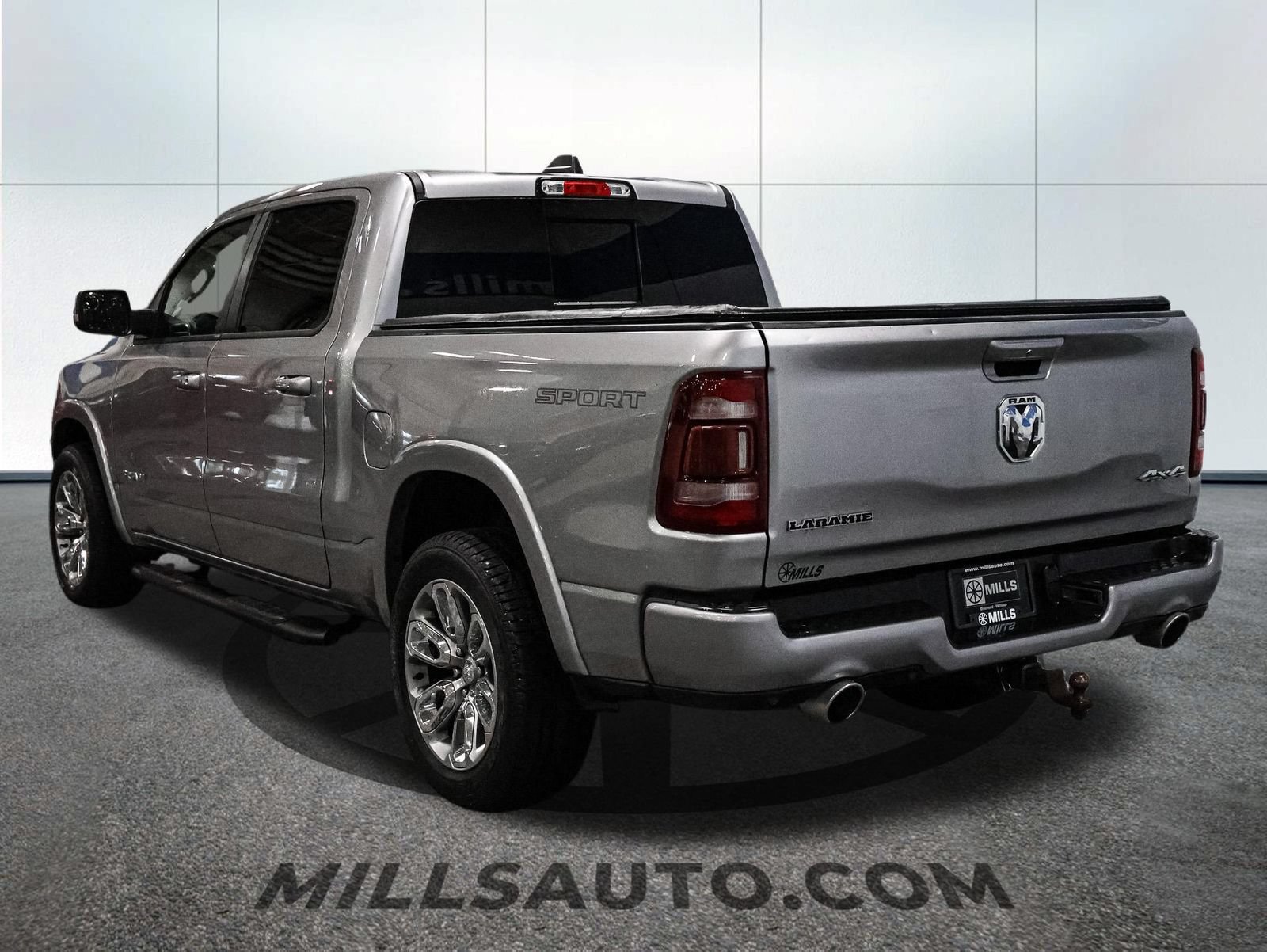 Used 2021 RAM 1500 Laramie w/ Sport Appearance Package AWD/4WD image 6