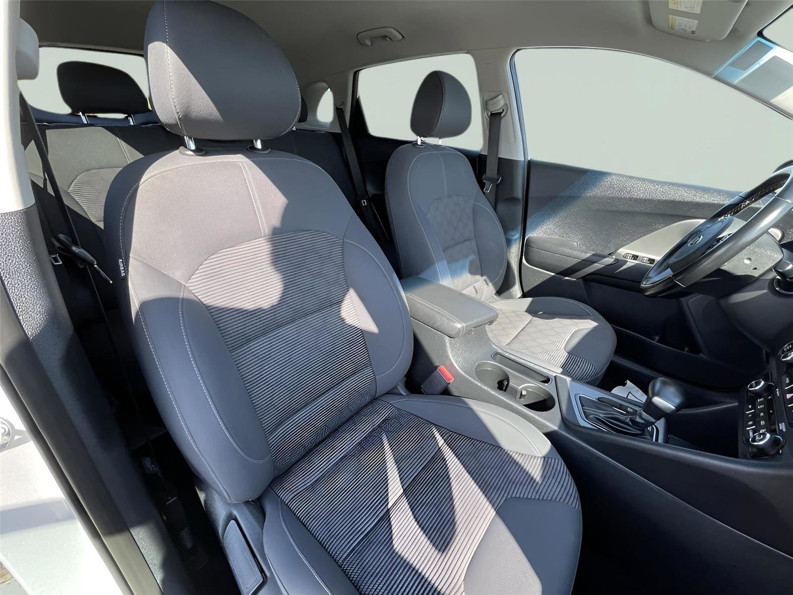 Used 2018 Kia Niro LX image 22