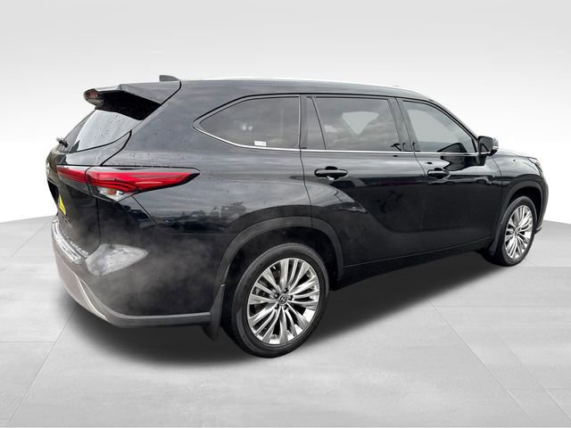 Used 2023 Toyota Highlander Platinum image 10