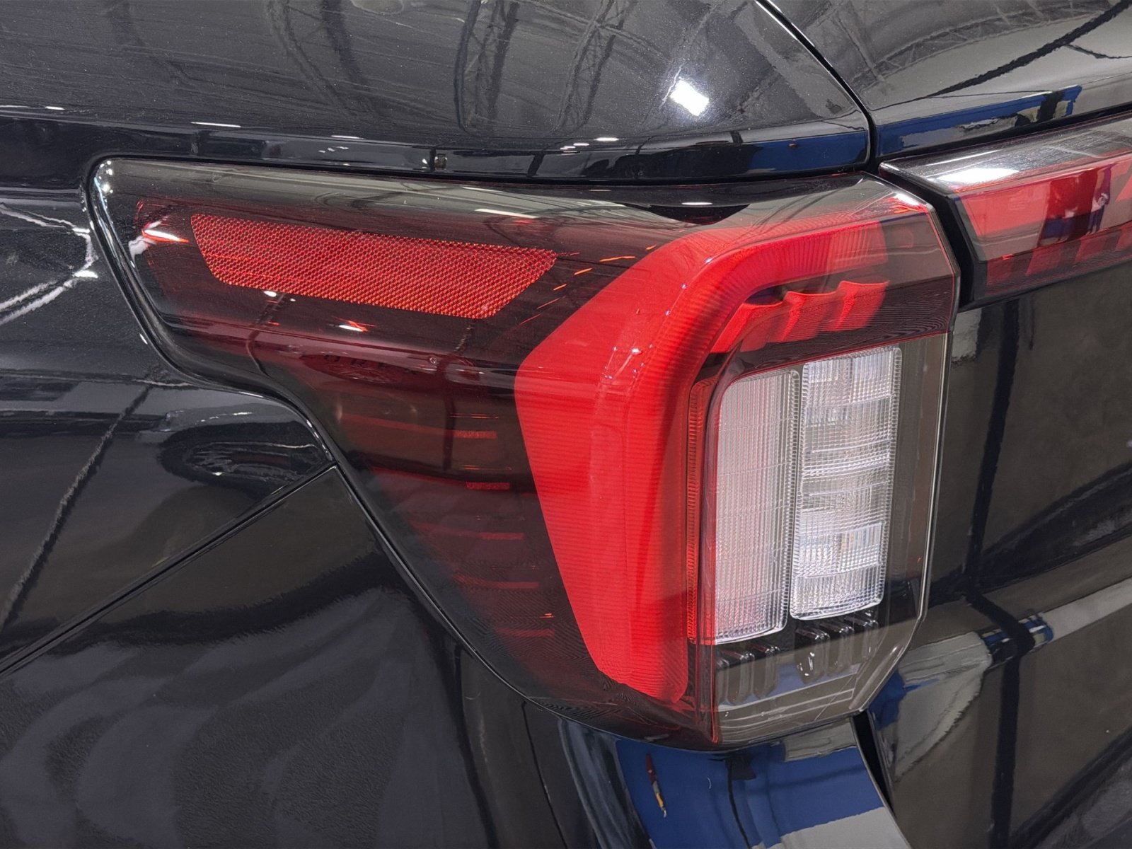 New 2026 Ford Explorer ST-Line AWD/4WD image 17