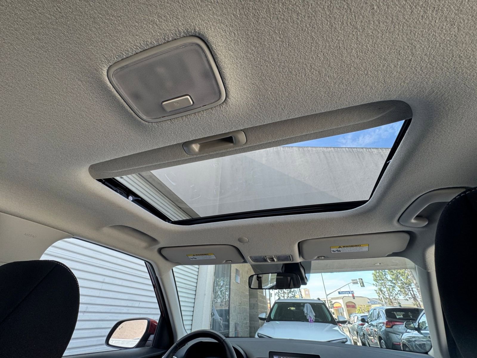 Used 2025 Hyundai Venue SEL image 29