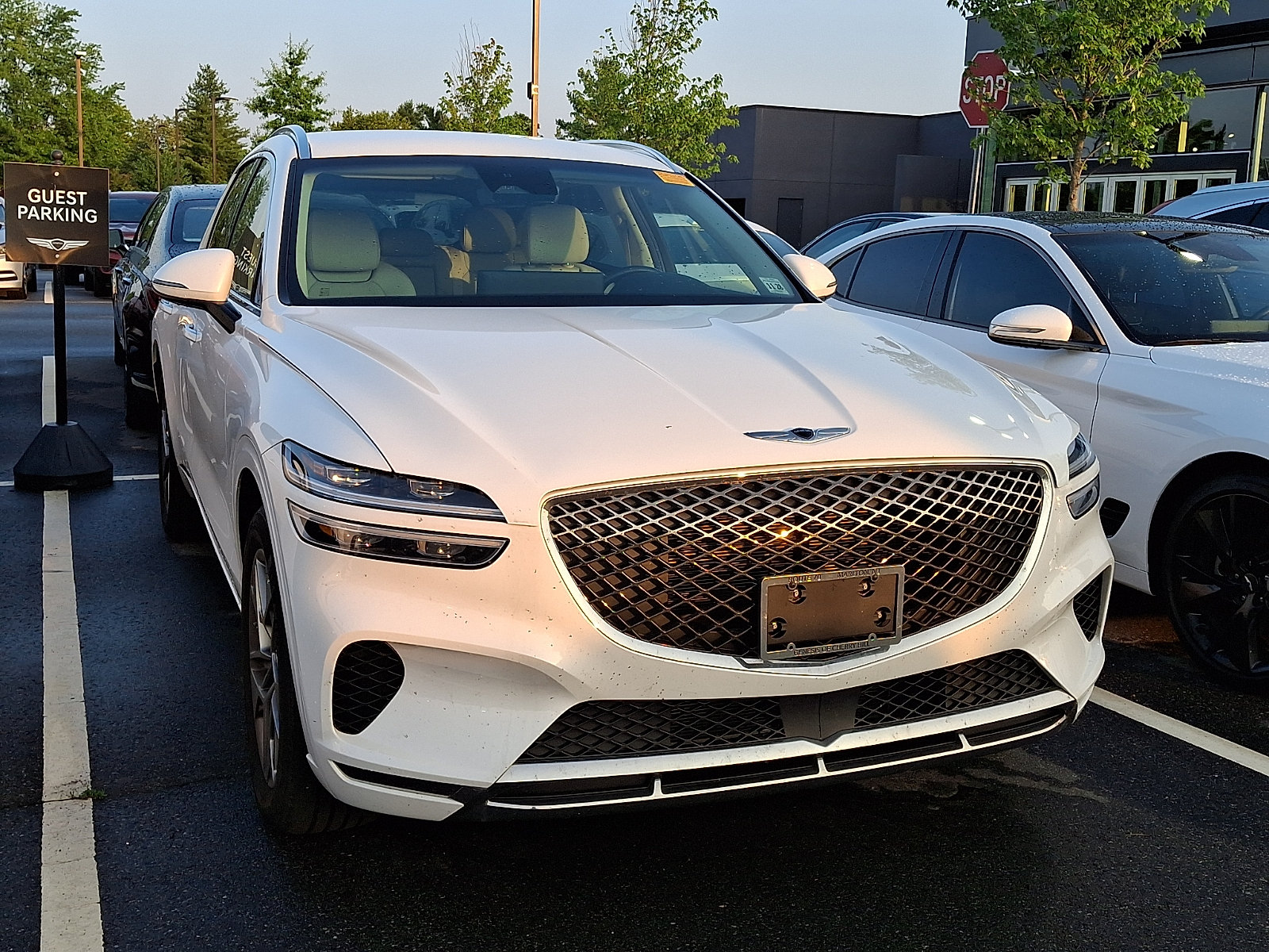 Used 2024 Genesis GV70 2.5T AWD/4WD image 2