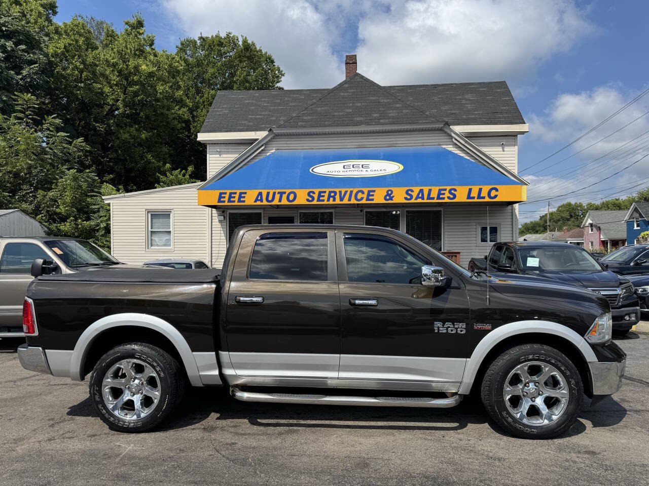 Used 2014 RAM 1500 Laramie w/ Convenience Group image 1