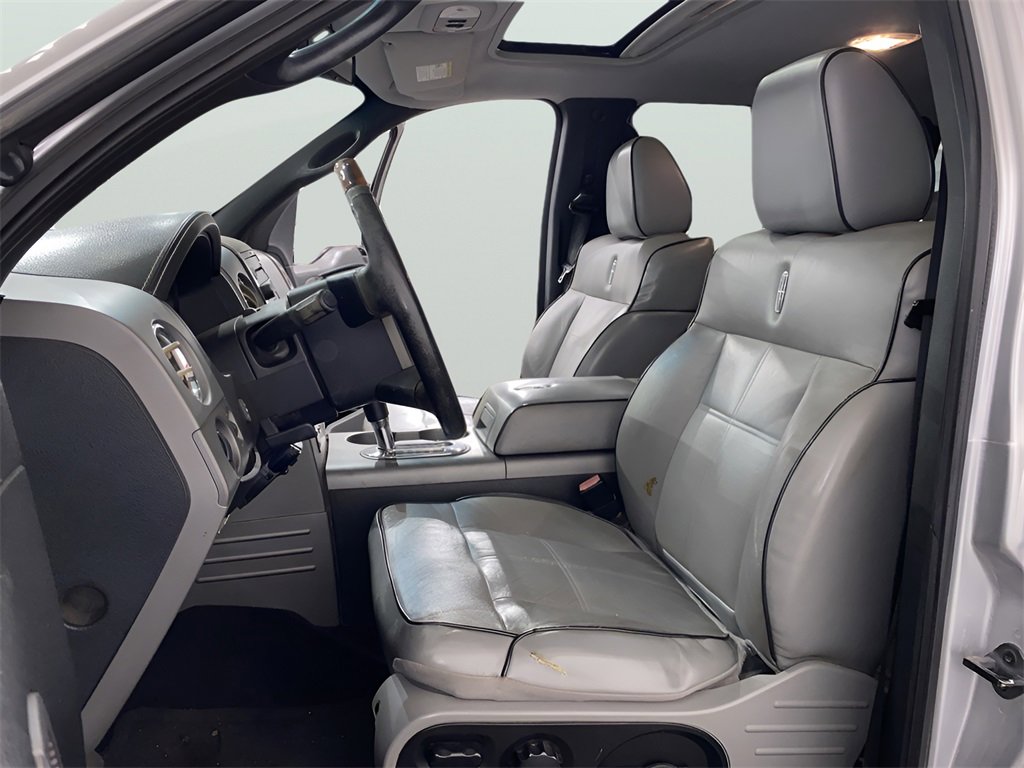 Used 2008 Lincoln Mark LT 4x4 image 10