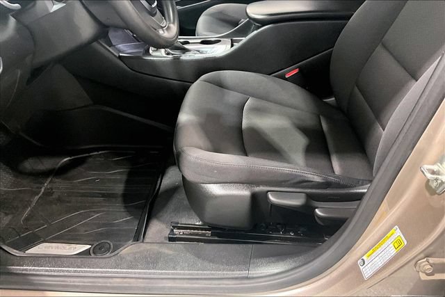 Used 2022 Chevrolet Malibu LS FWD image 24