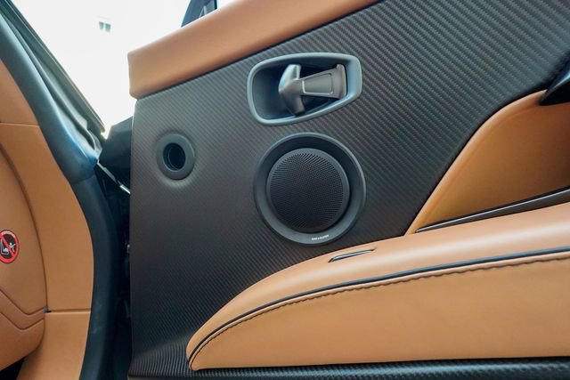 Used 2023 Aston Martin DBS Volante image 89