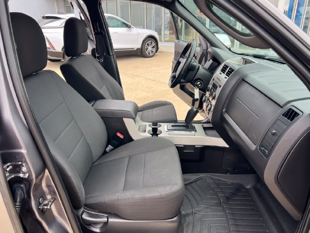 Used 2010 Ford Escape XLT AWD/4WD image 15