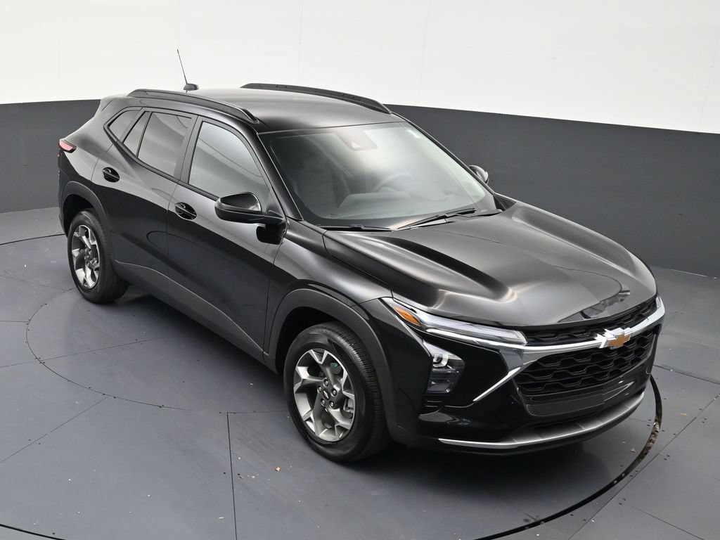 Used 2025 Chevrolet Trax LT w/ Driver Confidence Package FWD image 15