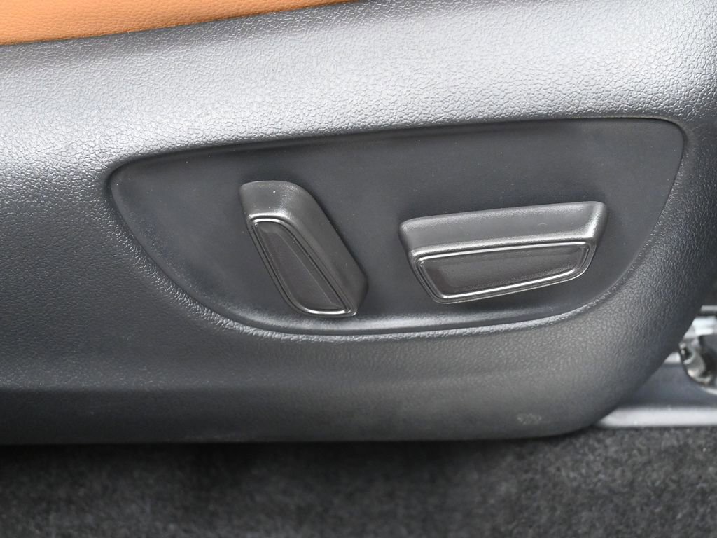 Certified 2025 Toyota Highlander LE image 42