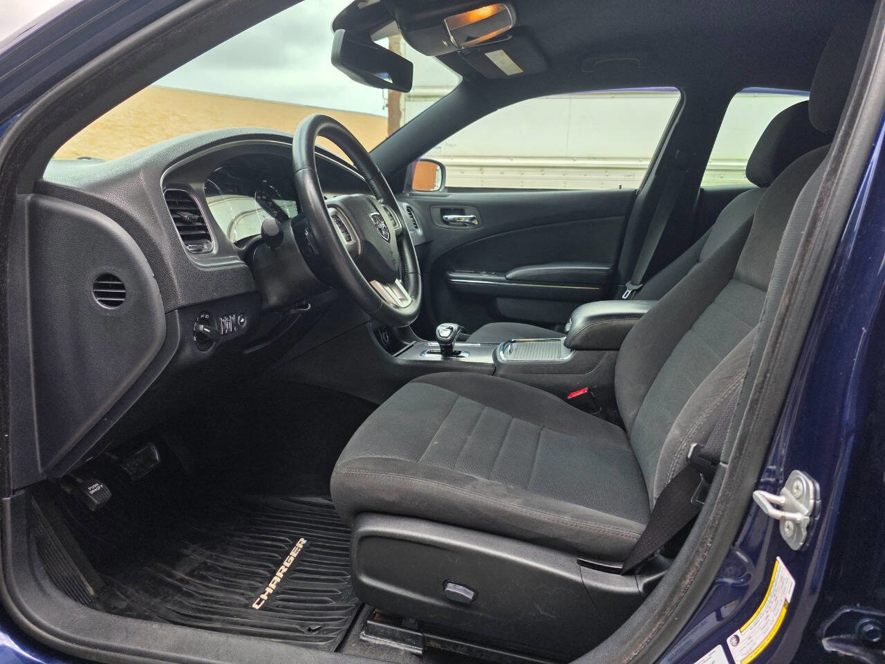 Used 2014 Dodge Charger SE w/ Sport Appearance Group image 11
