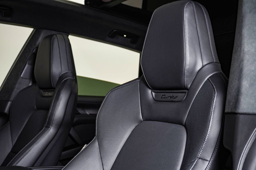 New 2026 Porsche Cayenne Turbo AWD/4WD image 19
